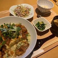 鶏料理 清水 - 今回のオーダーはだし巻き卵の親子丼