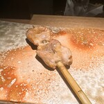 炭割烹 新谷 - 熊野地鶏のあか ○