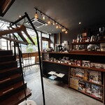 ツイタチコーヒーアンドティー - 内観