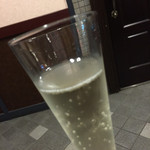 大衆ビストロ ジル - 待ってる間もスパークリングサービス♫