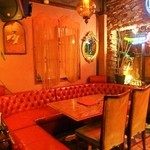 ベガーズハーレム - テーブル席もカッコいい！！