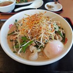 日高屋 - 料理写真:肉ニラらーめん(白髪ねぎ＆温玉トッピング、大盛)