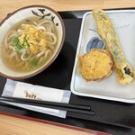 讃岐うどん 粉蔵 - かけうどん〈あたたかい〉　ズッキー天　さつまいも天