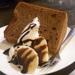 cafe　なかちよ - 大きなシフォンケーキ・チョコバナナ　ランチデザート￥２６２☆♪