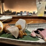 厳選焼鳥 一石三鳥 - 嗜好の盛り合わせ