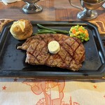 ハングリータイガー 若葉台店 - ヤングスターステーキ300g、ボリューム満点！家族でお裾分けしながら美味しく頂きました