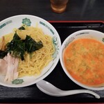 日高屋 - 辛豚骨つけ麺