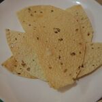 TAJ-NAMASTE - Service of Papad