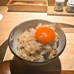 炭割烹 新谷 - 熊野地鶏のももとヒラタケの土鍋炊き込みご飯 ◎