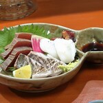 温鮮酒場 ちょんまげ - お造り盛り合わせ三種