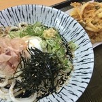 はんなりや 篠崎店 - 釜玉うどん（冷）と掻き揚げ