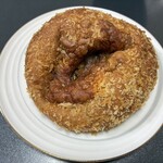 パン工房クルール - スパイシーチーズカレーパン（ハバネロ入り）