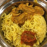 GINGER - ビリヤニライスとチキンカレーとアチャール