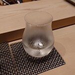 鮨 一喜 - 香川 悦凱陣 純米吟醸 ブルーボトル むろか生