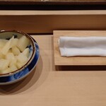 鮨 一喜 - ガリ、指拭き