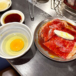 味ん味ん - 「薄切り和牛のすき焼き風 （生卵付き）」