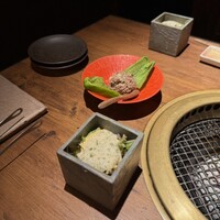 和牛とタン 焼肉 とみ 新橋本店 - 