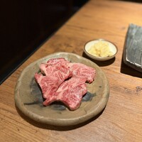 和牛とタン 焼肉 とみ 新橋本店 - 