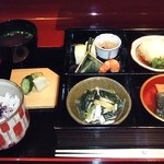 Kyou Kaiseki Rihou - 替り弁当 全景