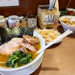 家系ラーメン大ちゃん - 息子のホロホロチャーシュー丼大盛