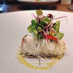 D'ORO HATSUDAI - Antipasto　前菜　鰤のカダイフ包み　いくらとマイクロハーブの香り　ズッキーニとミントのソース