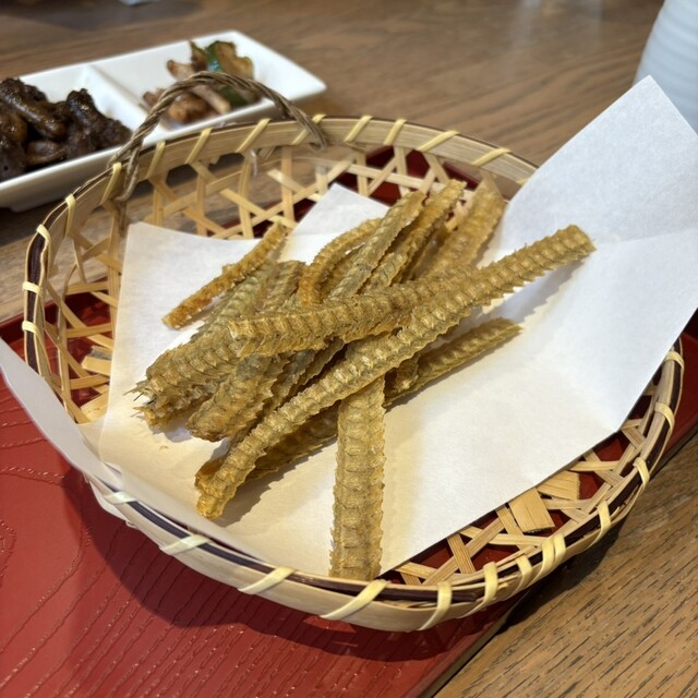 Uzun boyli erkak va past ayol jinsiy aloqa video