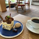 エスリビングハナレ - 