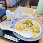 リンガーハット - 野菜たっぷりちゃんぽん＋低糖質麺＋麺少なめ ¥1,010-