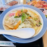 リンガーハット - 野菜たっぷりちゃんぽん＋低糖質麺＋麺少なめ ¥1,010-