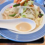 リンガーハット - 野菜たっぷりちゃんぽん＋低糖質麺＋麺少なめ ¥1,010-