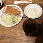 水塩土菜 - ロースカツ定食2600円