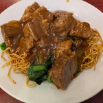 楽園 - 牛腩焼麺(牛バラの焼きそば)