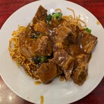 楽園 - 牛腩焼麺(牛バラの焼きそば)