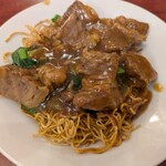 楽園 - 牛腩焼麺(牛バラの焼きそば)