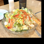 インドアジアンレストラン バガィチャ - シーザーサラダ　　お吸い物のお麩みたいなパフパフのやつは日本人は御法度かもっ　　byまみこまみこ