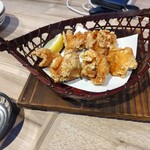 近畿大学水産研究所 大阪・関西万博 ウォータープラザ店 - 唐揚げ