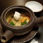 月亭 - 松茸の土瓶蒸し。