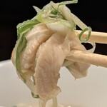 七席中華 コバコ - しっとり柔らかい美味しい鶏です