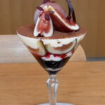 ease coffee - 無花果のパフェ