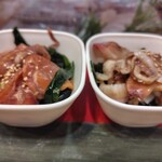 立喰 さくら寿司 - 左　赤貝ひも　右　北寄貝ひも　つまみで