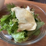 ヤマダデリ - ハンバーグ丼（サラダ）