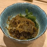日光丸食堂 - お通し220円のもずくワカメ酢