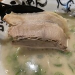 ぶちくさ らぁめん - 塩とんこつ（チャーシューリフト）
