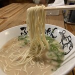 ぶちくさ らぁめん - 塩とんこつ（麺リフト）