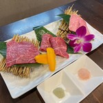 炭火焼肉 にく式 すすきの店 - 