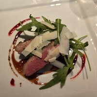 プリミ・バチ - 鴨胸肉のロースト　チェリーのソース
                    