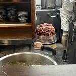 太助 - 牛タンの山がすごい