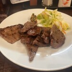 太助 - 牛たんアップ