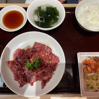 肉の田じま - ハラミ定食¥1300(肉増し前) 肉の田じま - ハラミ定食¥1300(肉増し前)