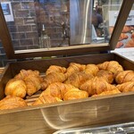 ワーク アンド カフェ SHUGO - 焼きたてクロワッサン